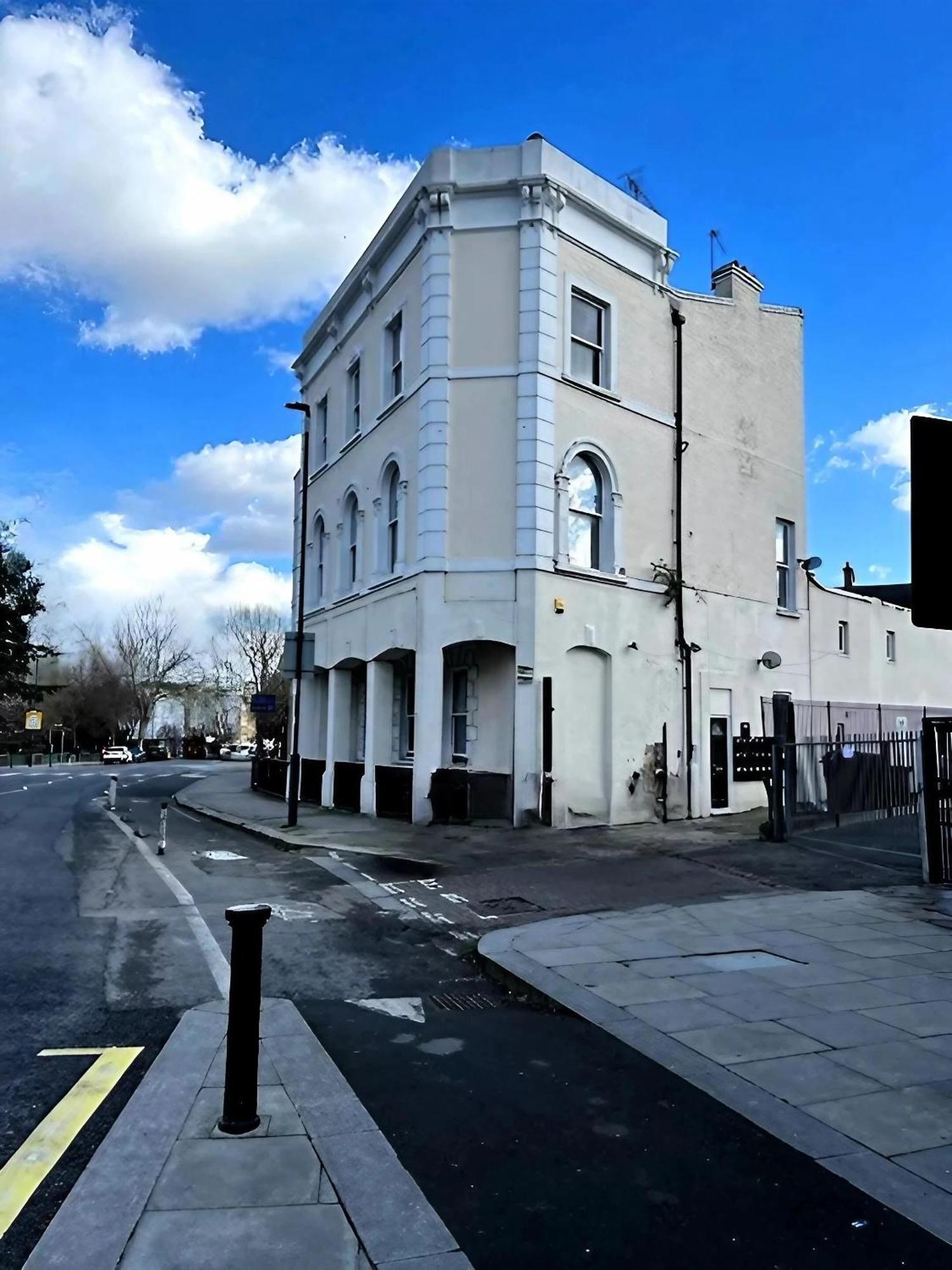 Modern Studios Queenspark London Exterior foto